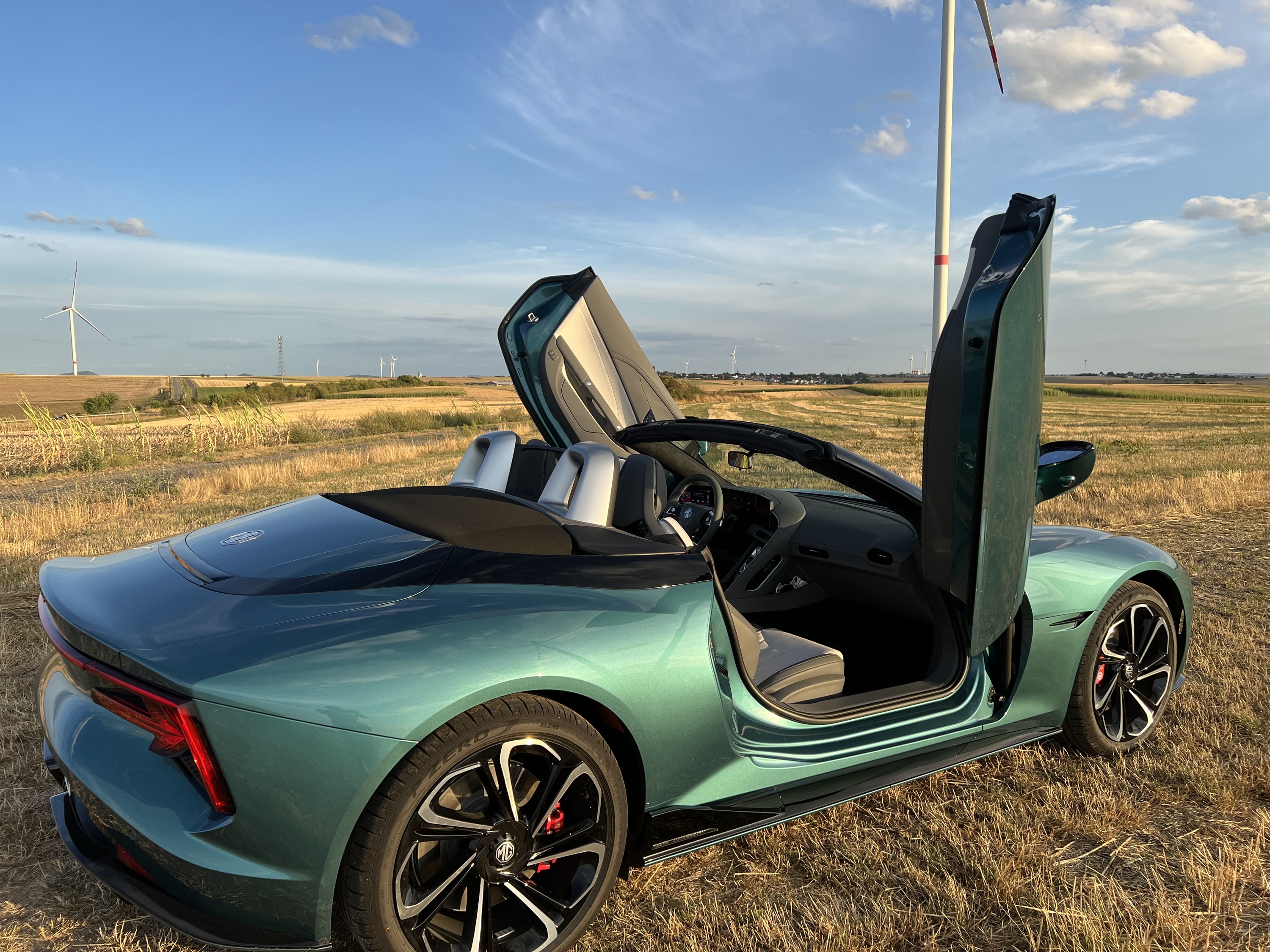 Cyberster in Teal