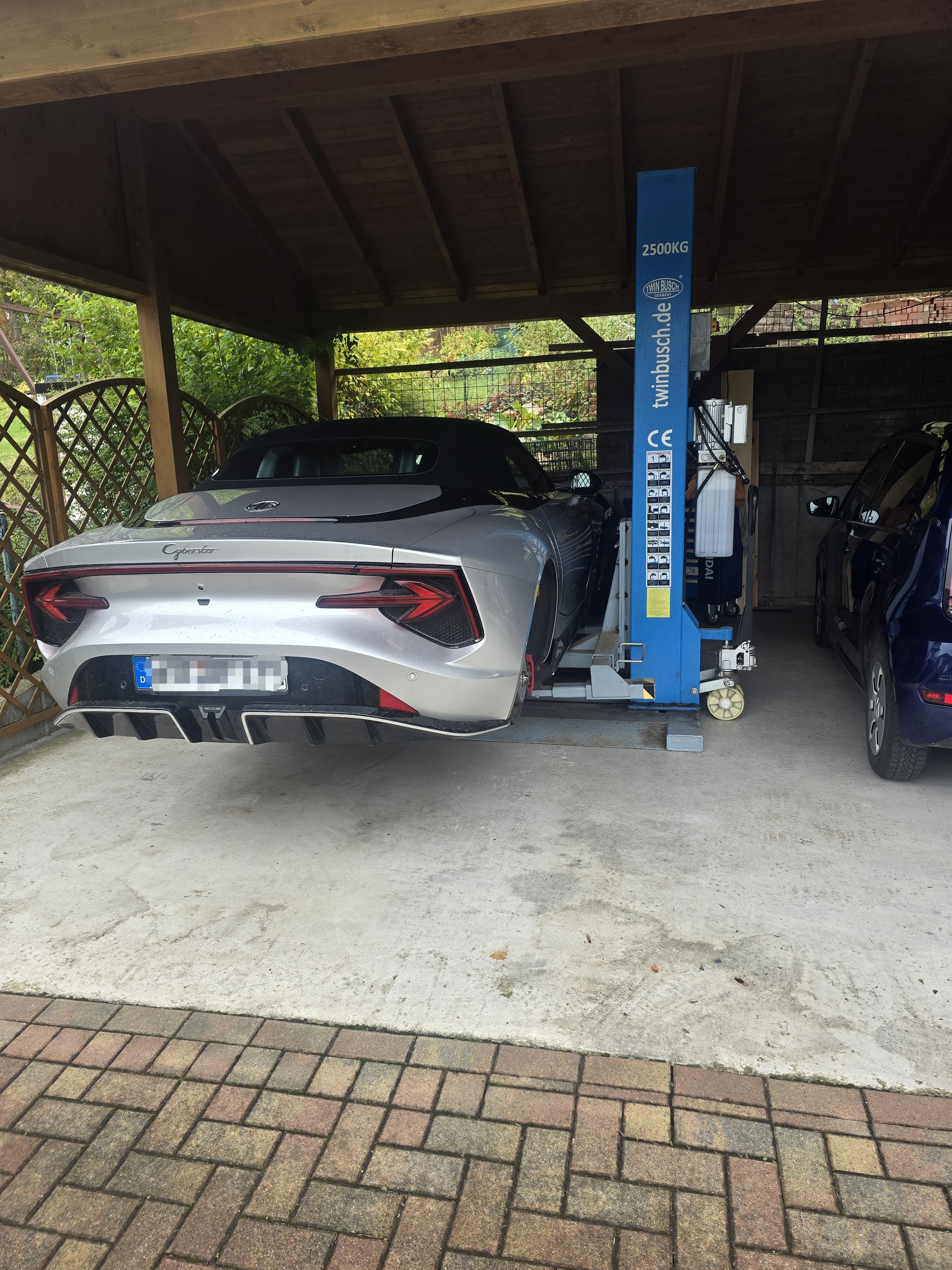 ... warte auf meine Ganzjahresreifen von Michelin 😉
